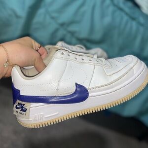 NIKE Air force 1 Low with purple accent